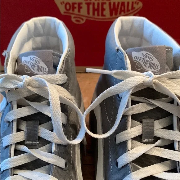 Like New Vans Sk8-Hi Iconic High-Top Canvas Gray and White Sneakers M13 - Picture 6 of 12